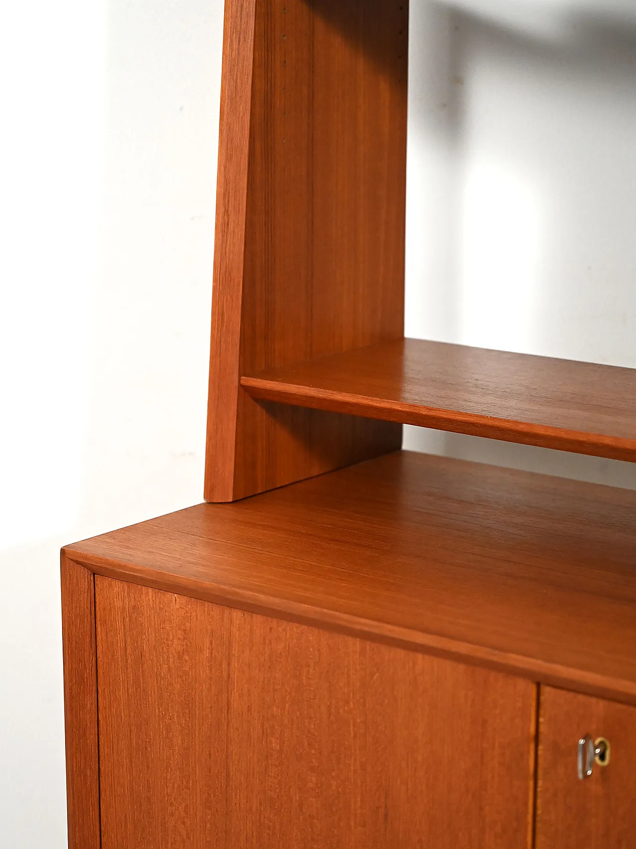 Libreria scandinava con cabinet, anni '60 7