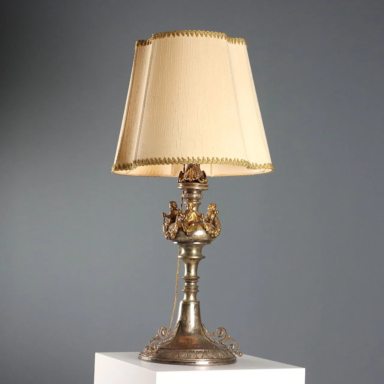 Lampada in lamiera argentata, bronzo dorato e tessuto, '800 1