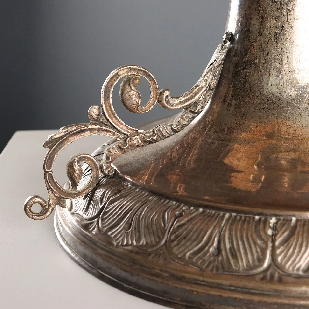 Lampada in lamiera argentata, bronzo dorato e tessuto, '800 10