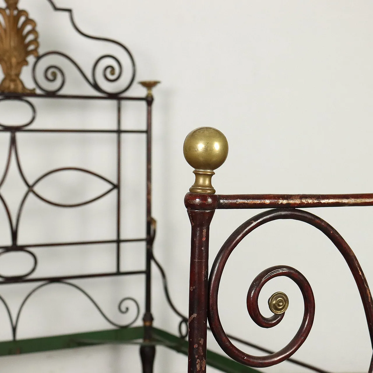 Restoration bed in red lacquered wrought iron, second quarter 19th century 3