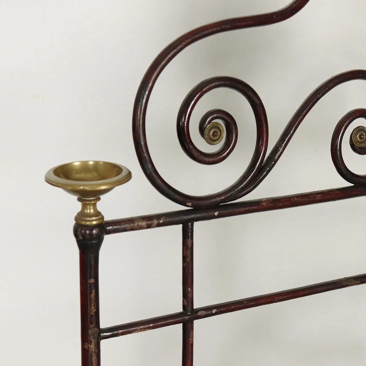 Restoration bed in red lacquered wrought iron, second quarter 19th century 8