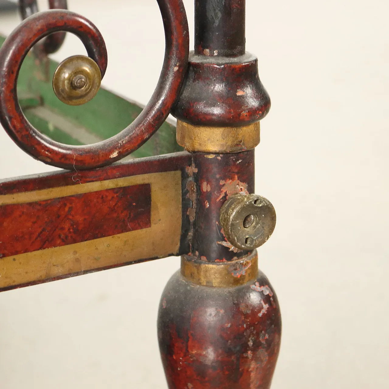 Restoration bed in red lacquered wrought iron, second quarter 19th century 10