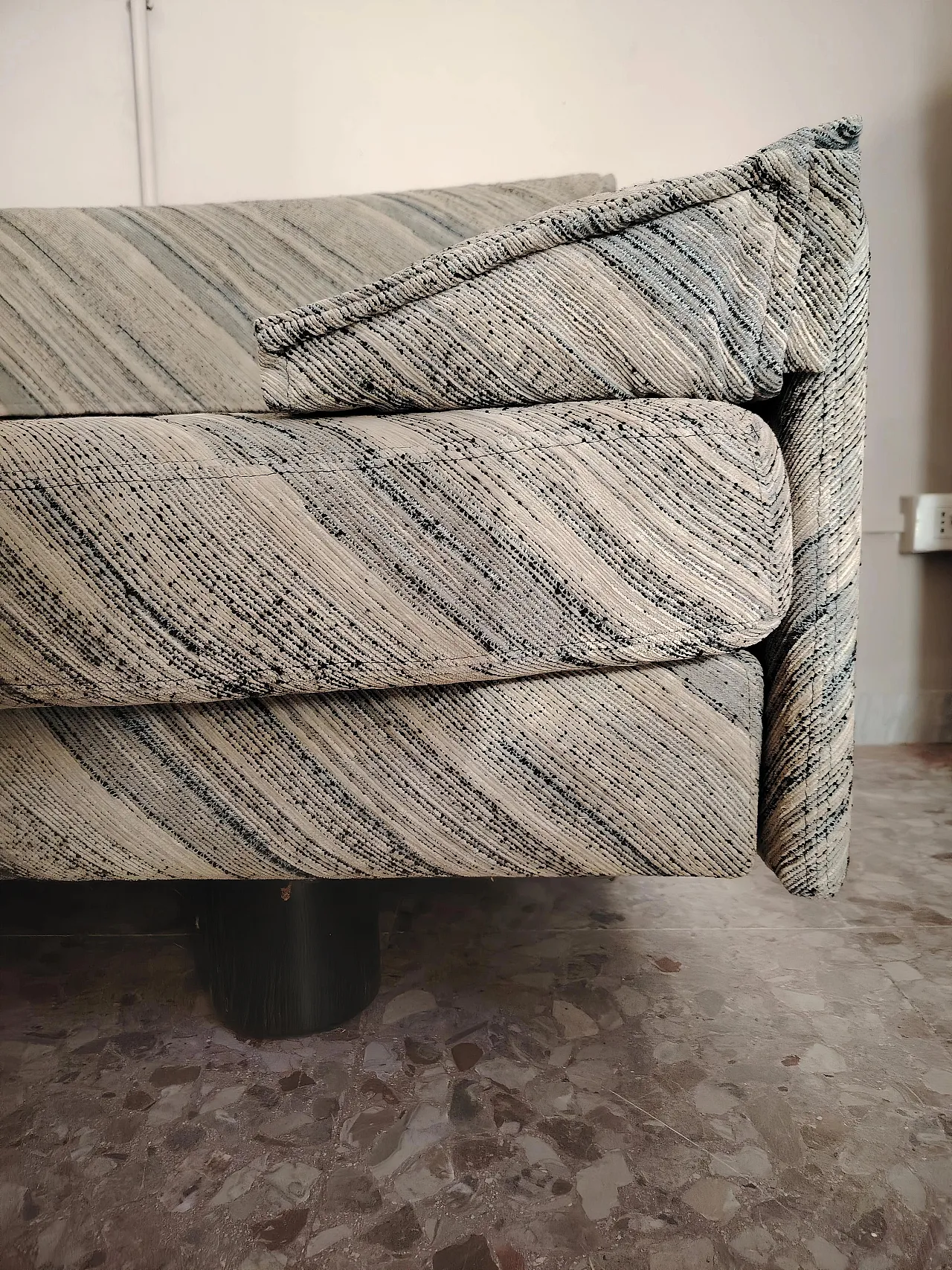 Sofa by Giovanni Offredi for Saporiti Missoni fabric, 80s 4