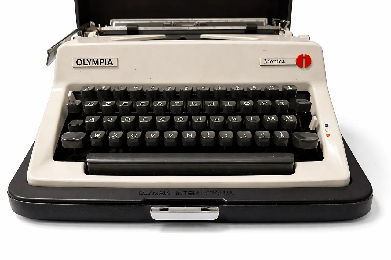 Macchina da scrivere Olympia Monica, anni ’70 2