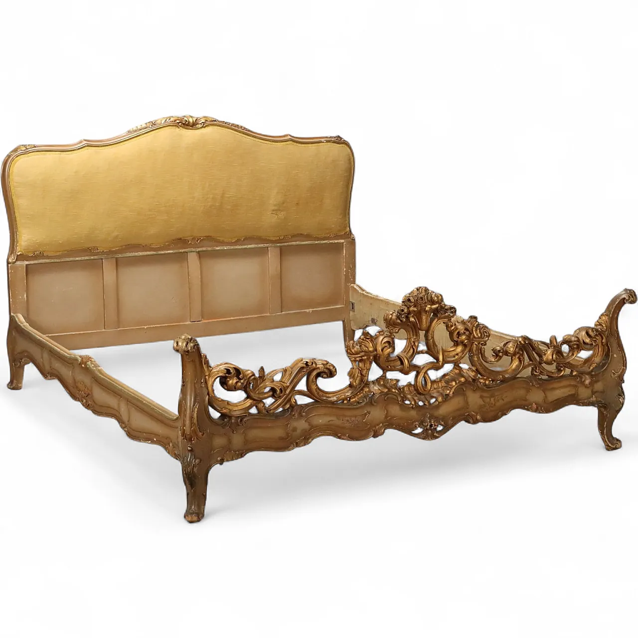 Bed in carved lacquered and gilded fir, early 20th century 11