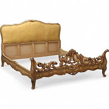 Letto in abete intagliato laccato e dorato, primo '900
