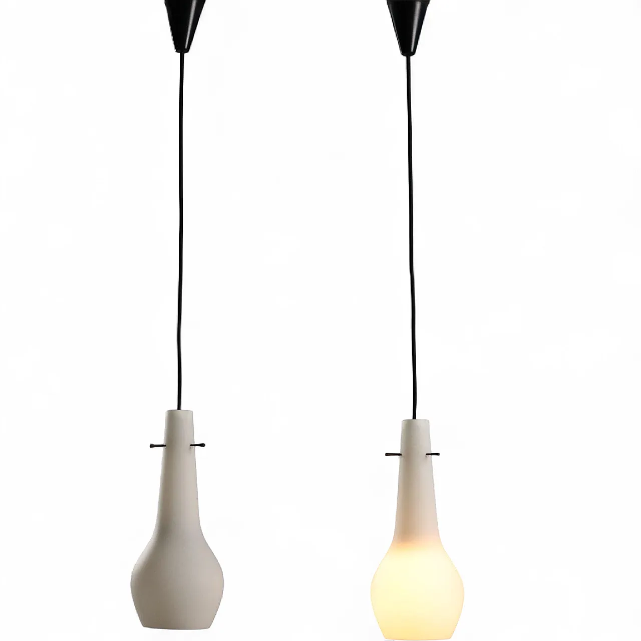 Coppia di lampade in vetro opalino, anni '60 9