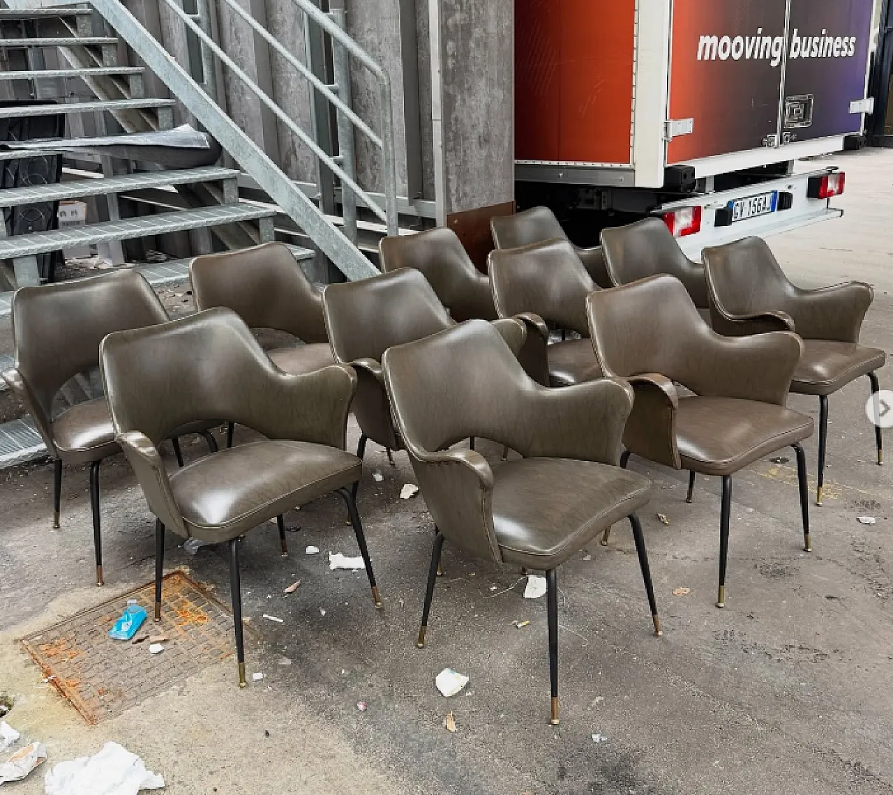 11 Poltroncine in metallo, ottone e similpelle, anni '60 1