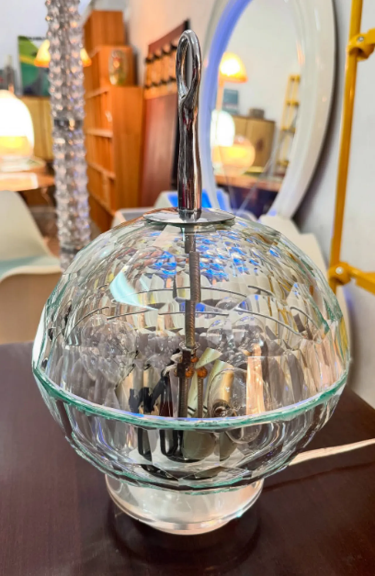 Lampada da tavolo in vetro molato di Murano, anni ’70 7