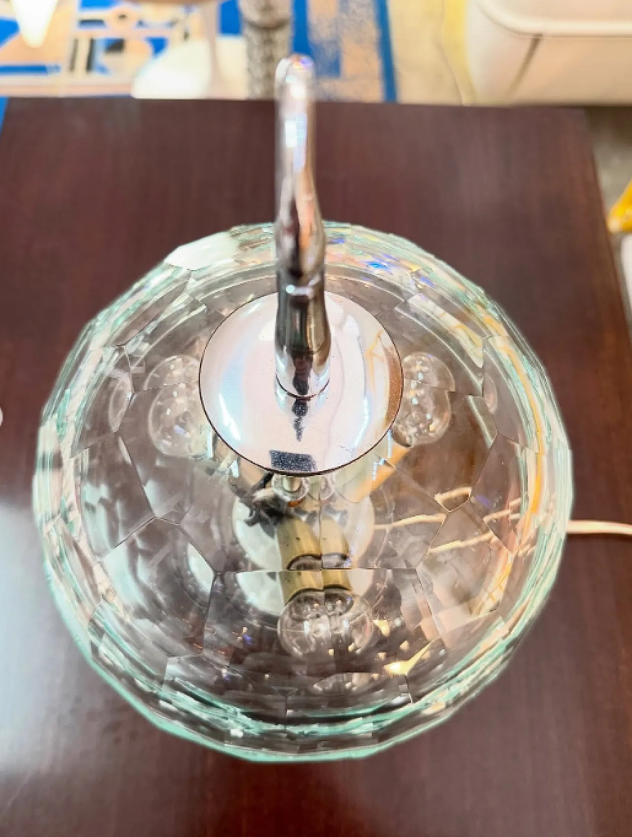 Lampada da tavolo in vetro molato di Murano, anni ’70 9