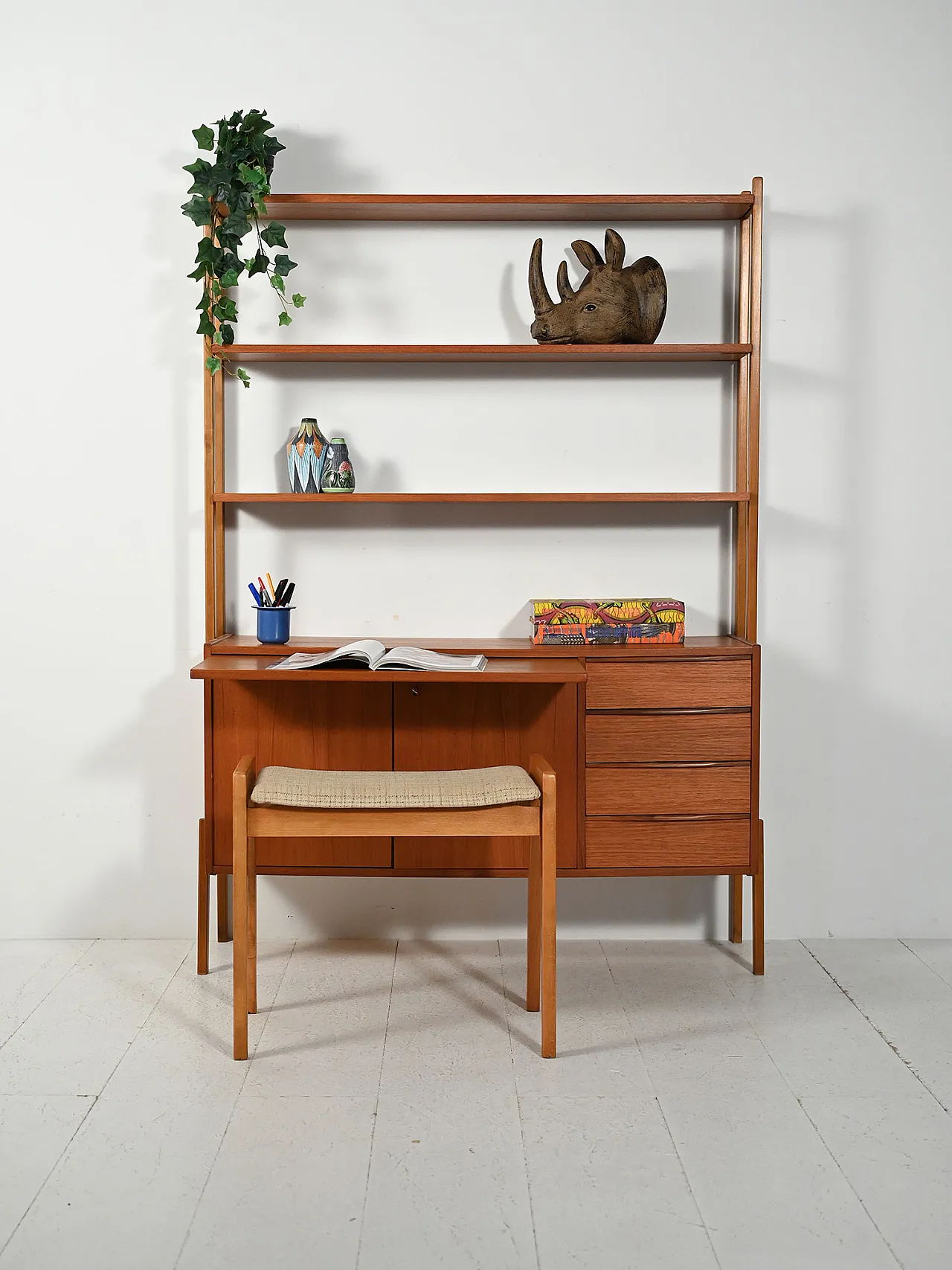 Scandinavian teak bookcase with extractable desk 1