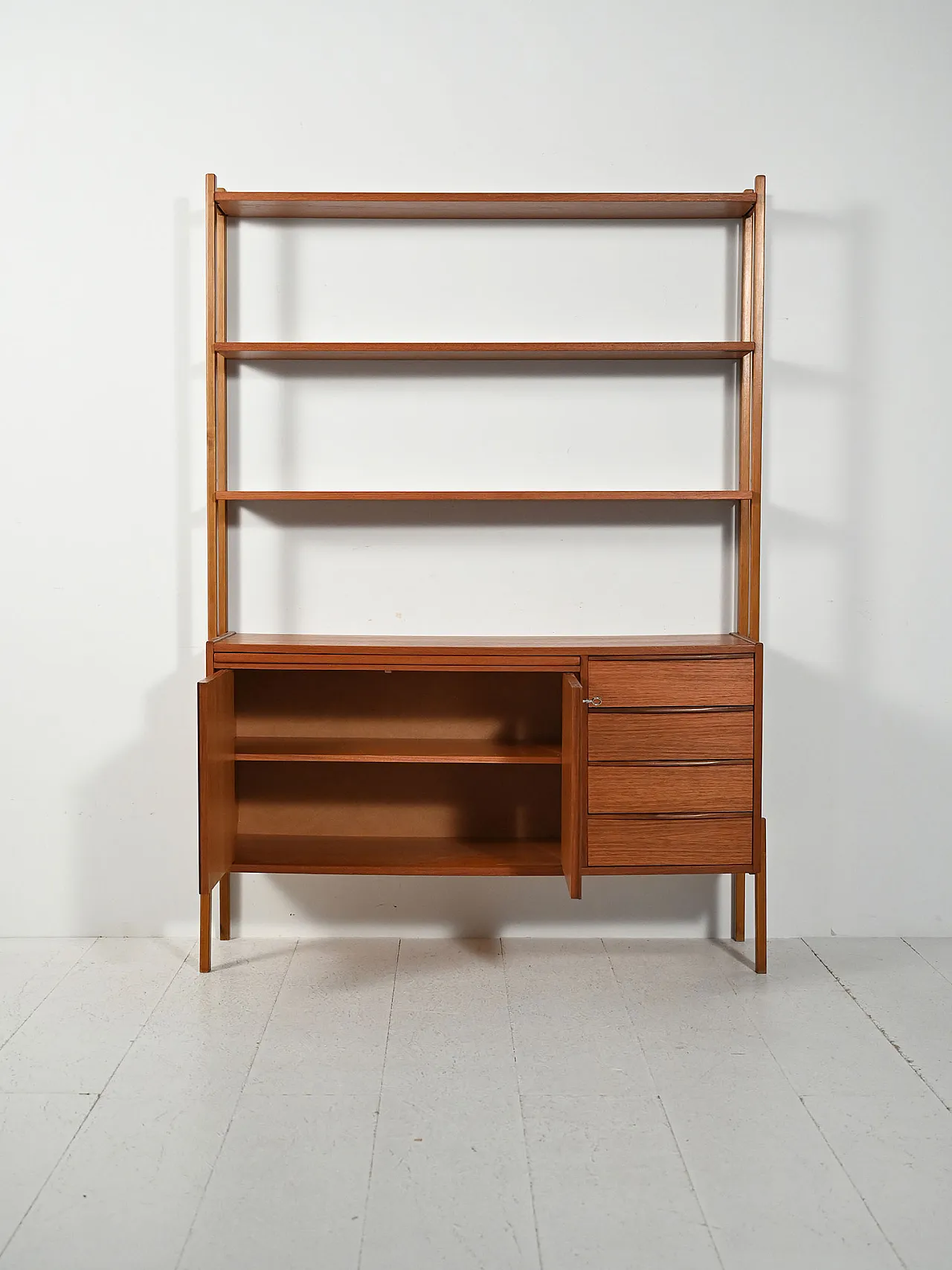 Scandinavian teak bookcase with extractable desk 3