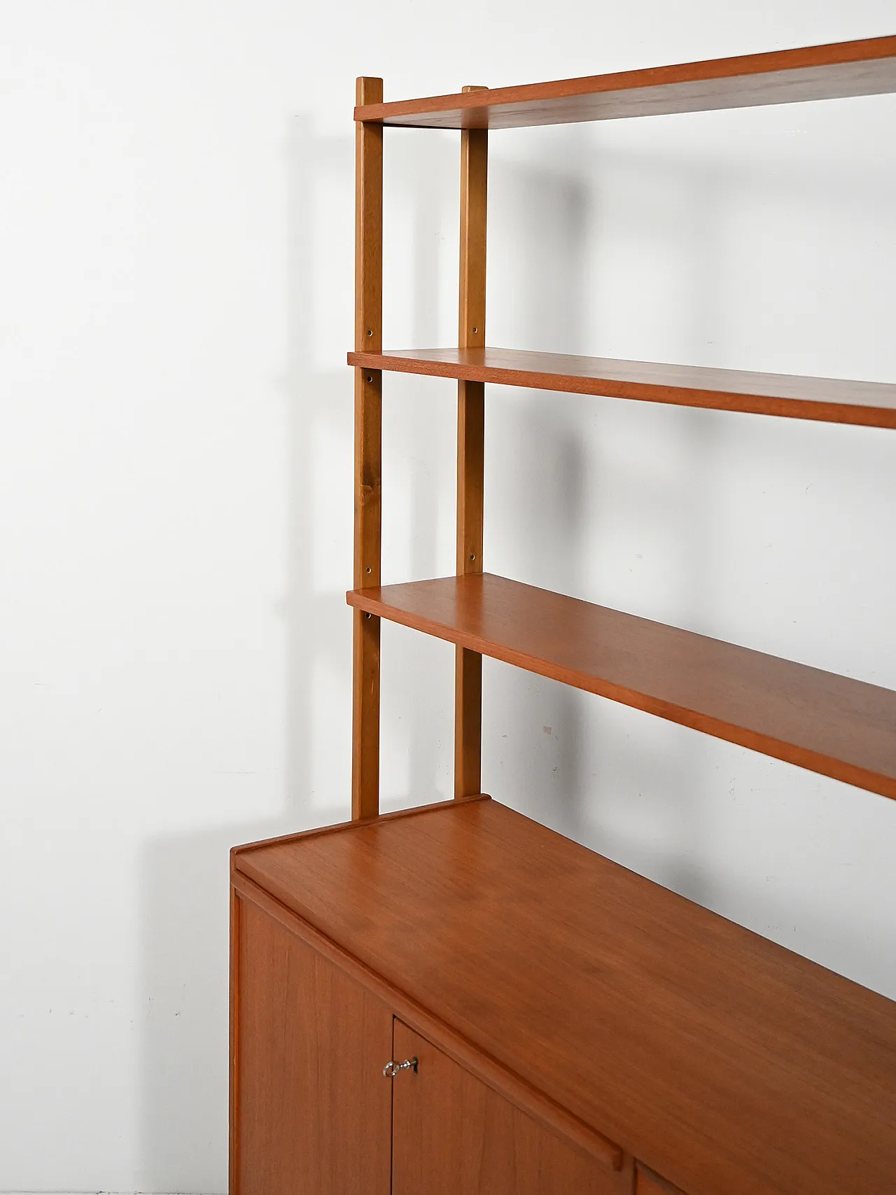 Scandinavian teak bookcase with extractable desk 11