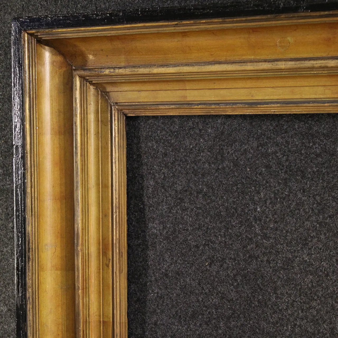 Dutch lacquered and gilded frame, 20th century 3