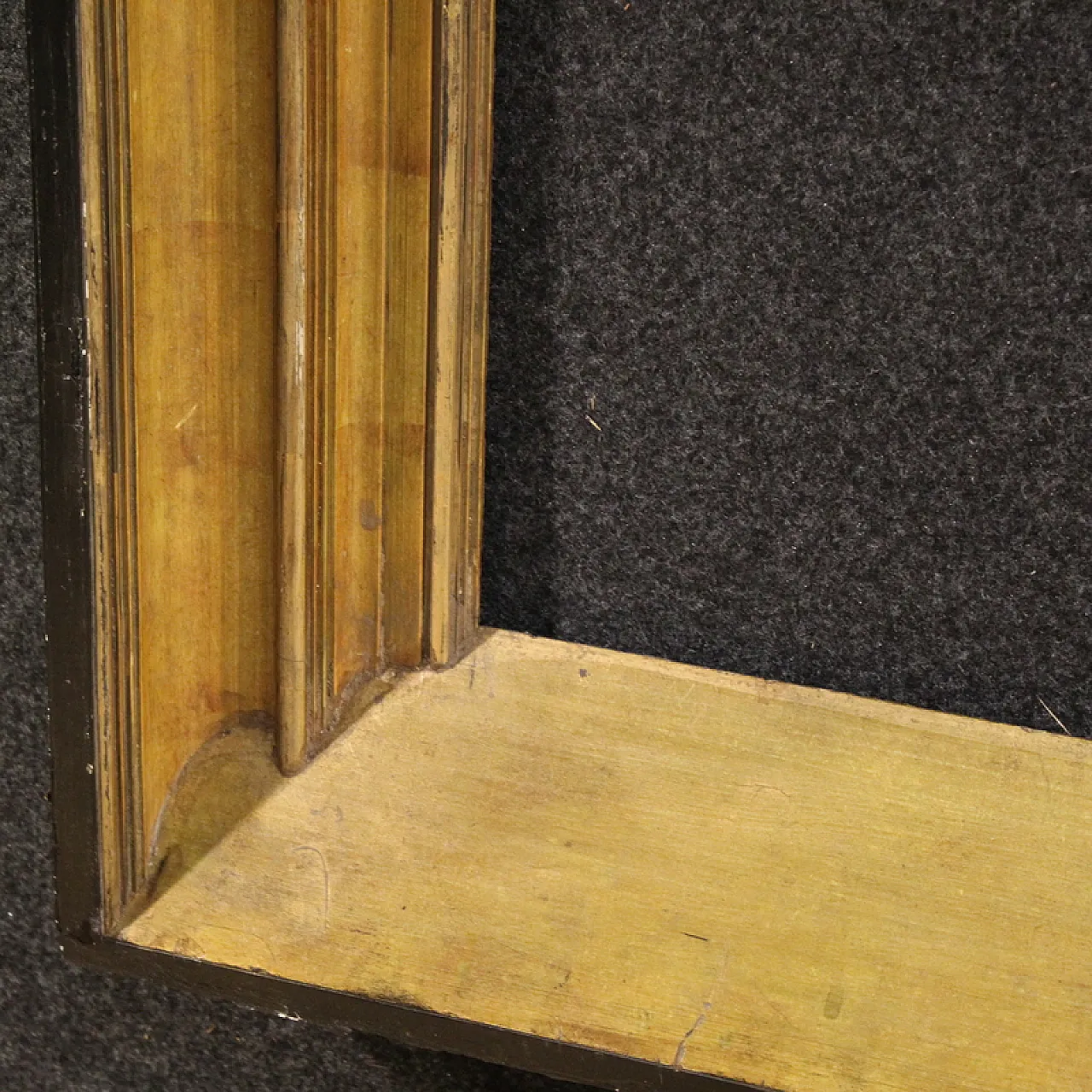 Dutch lacquered and gilded frame, 20th century 5
