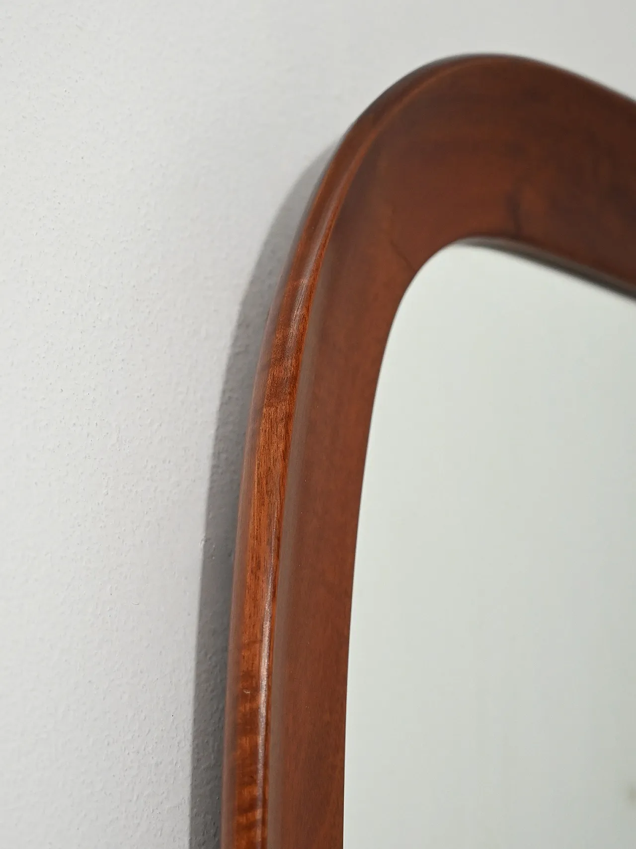 Specchio con cornice in mogano, anni '50 5