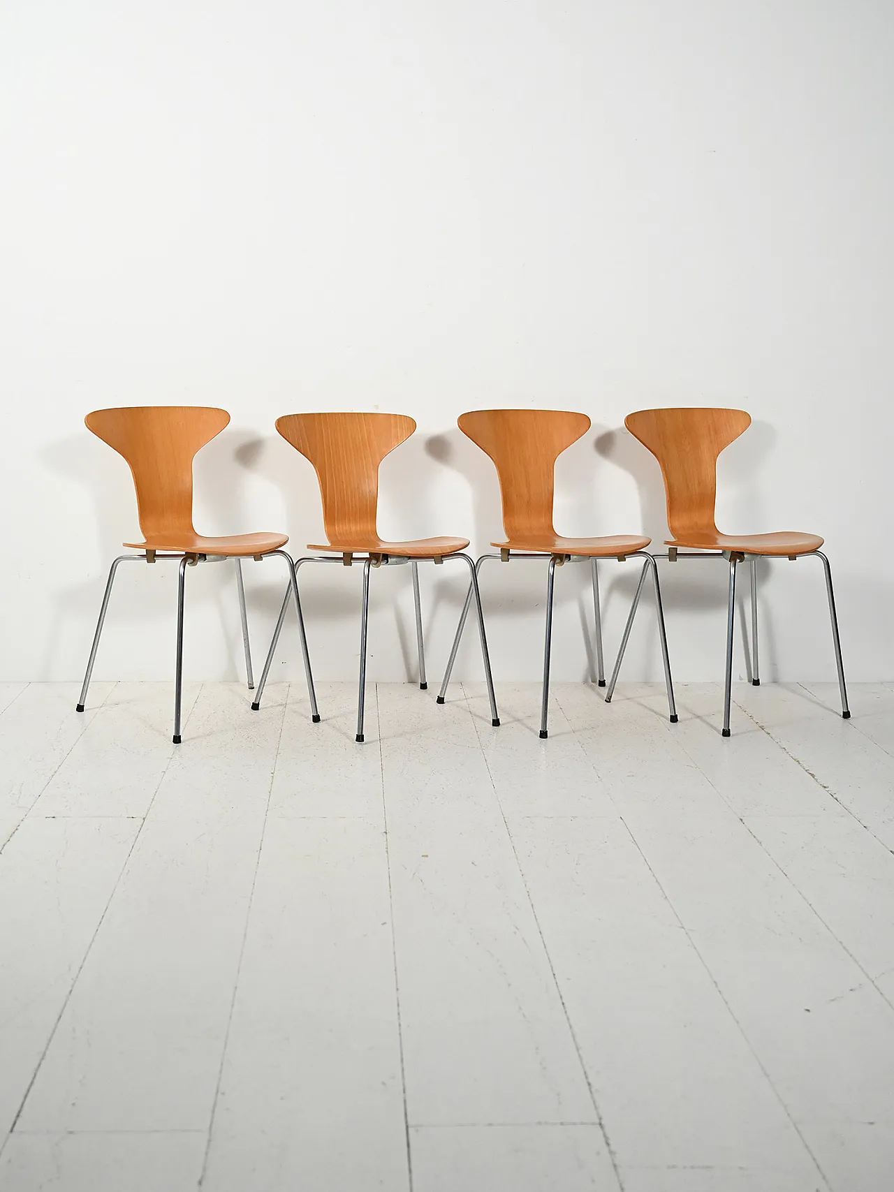 4 Mosquito chairs by Arne Jacobsen, anni '70 1