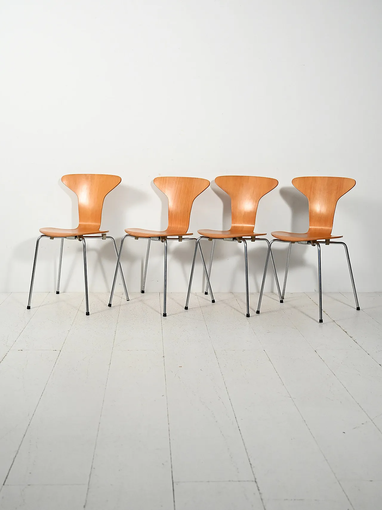 4 Mosquito chairs by Arne Jacobsen, anni '70 2
