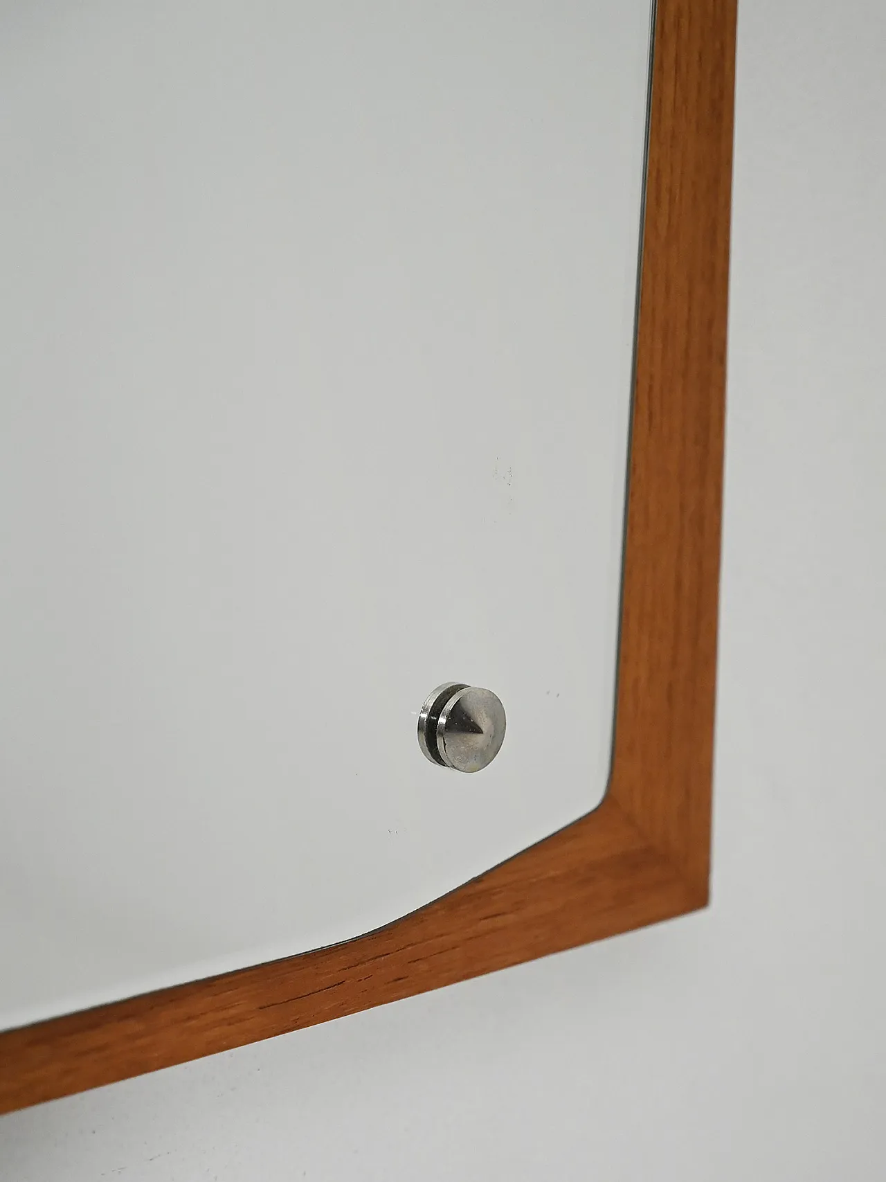 Specchio scandinavo sagomato in teak anni 60–70 4