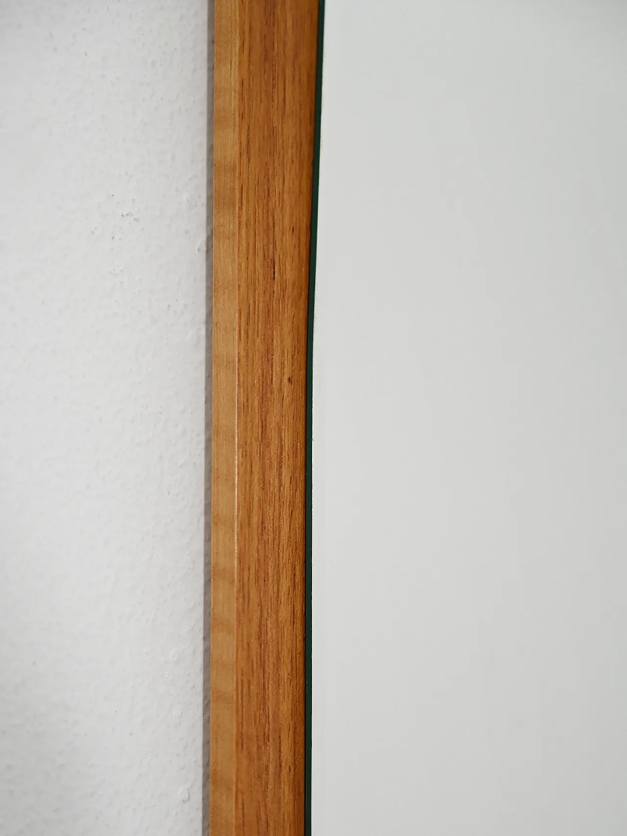 Specchio scandinavo sagomato in teak anni 60–70 6