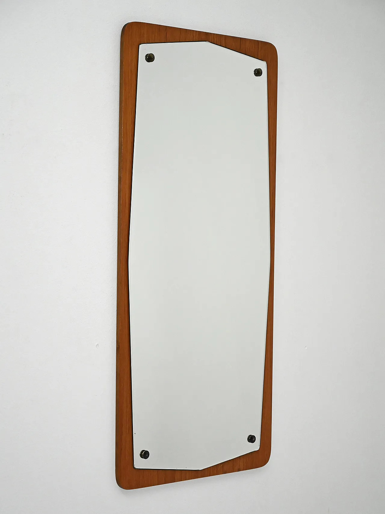 Specchio sagomato svedese in teak 1