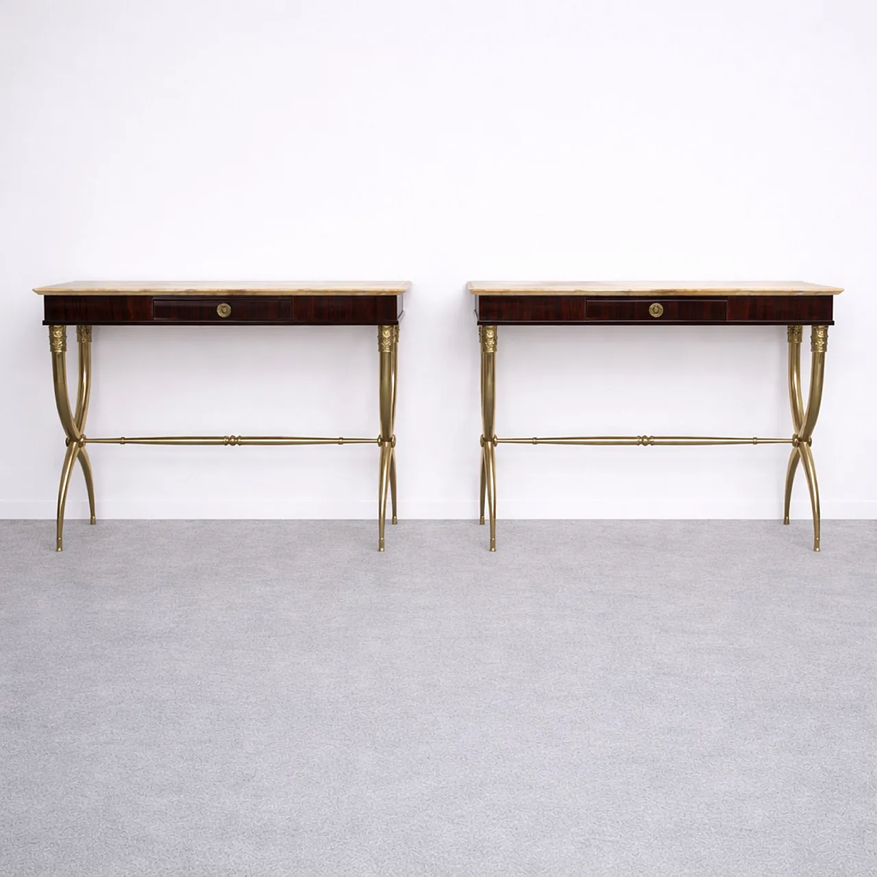 Coppia di console di Paolo Buffa in legno ottone marmo, anni '50 2