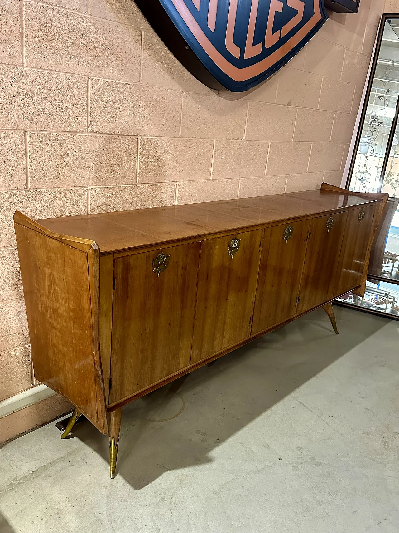 Sideboard by Vittorio Dassi in maple, brass friezes and feet, 1950s 3