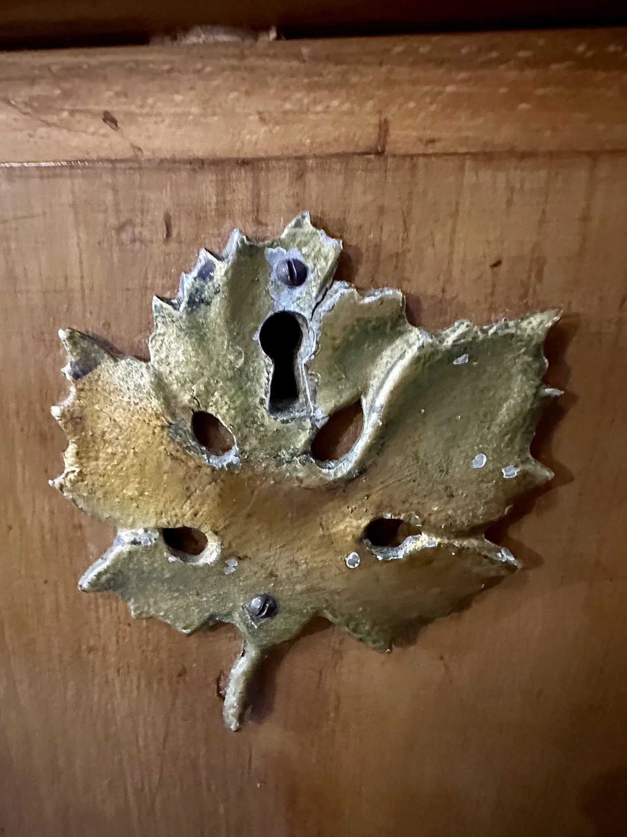 Sideboard by Vittorio Dassi in maple, brass friezes and feet, 1950s 9