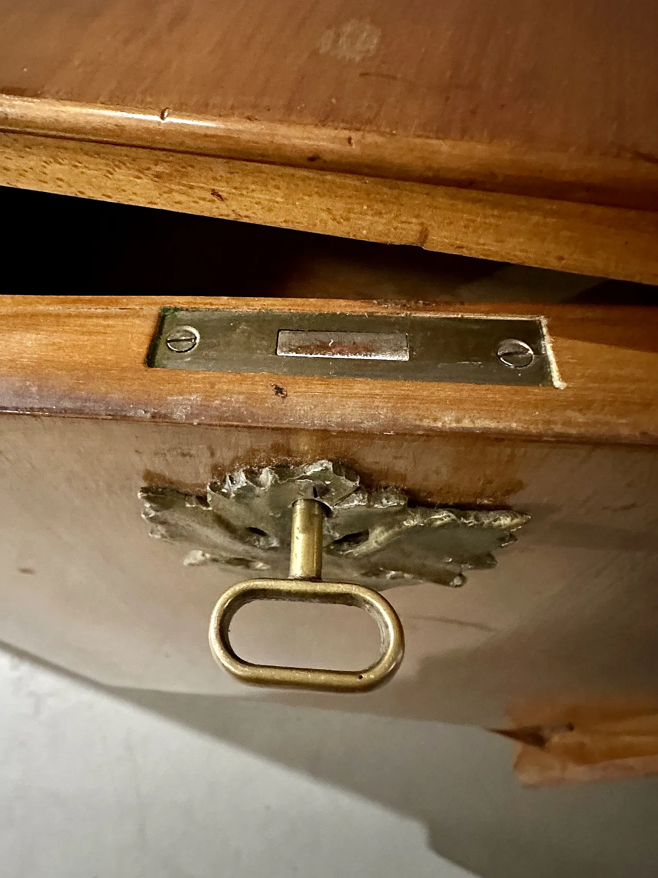 Sideboard by Vittorio Dassi in maple, brass friezes and feet, 1950s 10