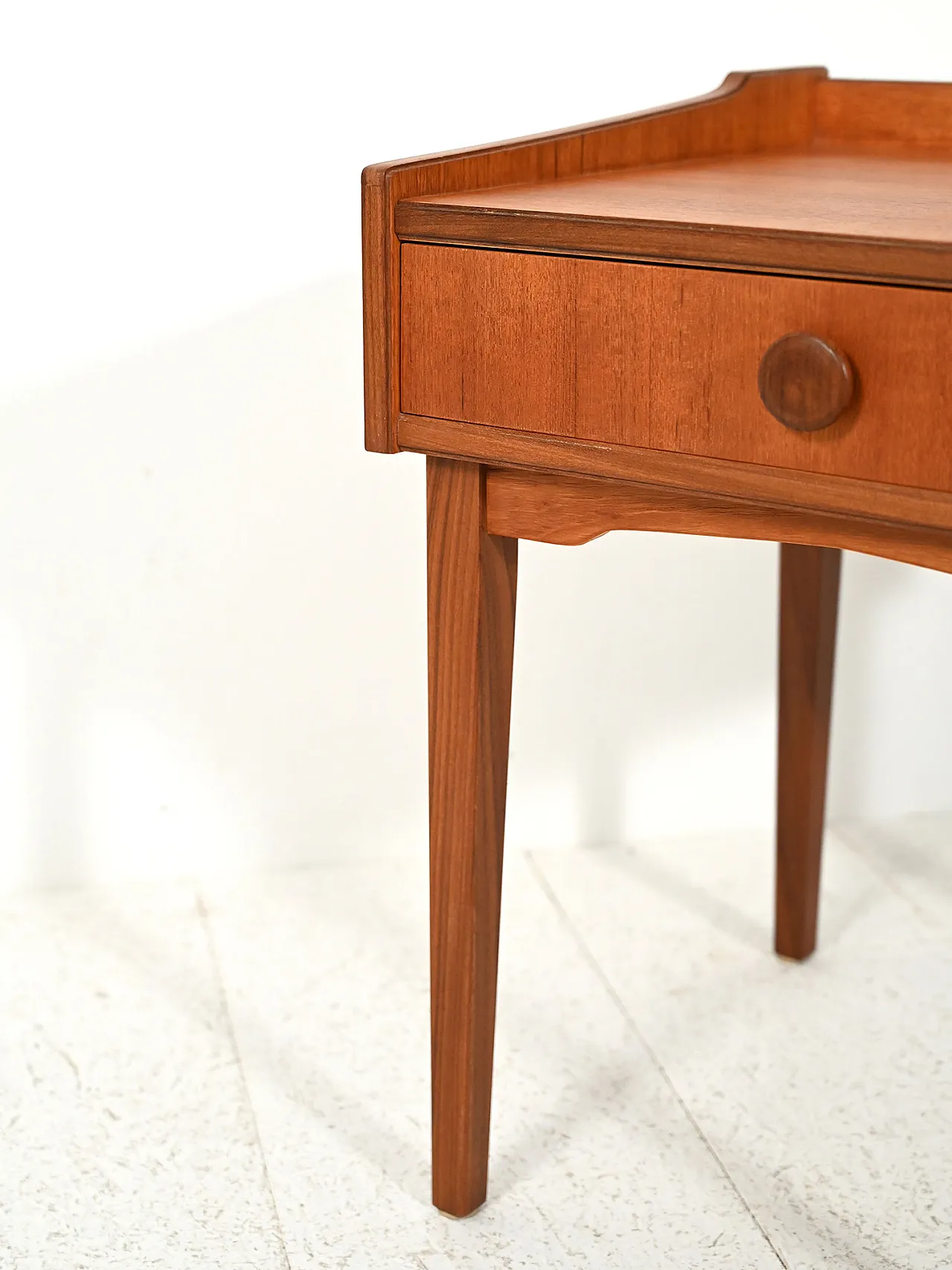 Scandinavian 1950s bedside table in teak 7
