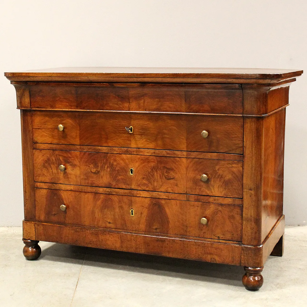 Louis Philippe chest of drawers Italian walnut,  19th century 1