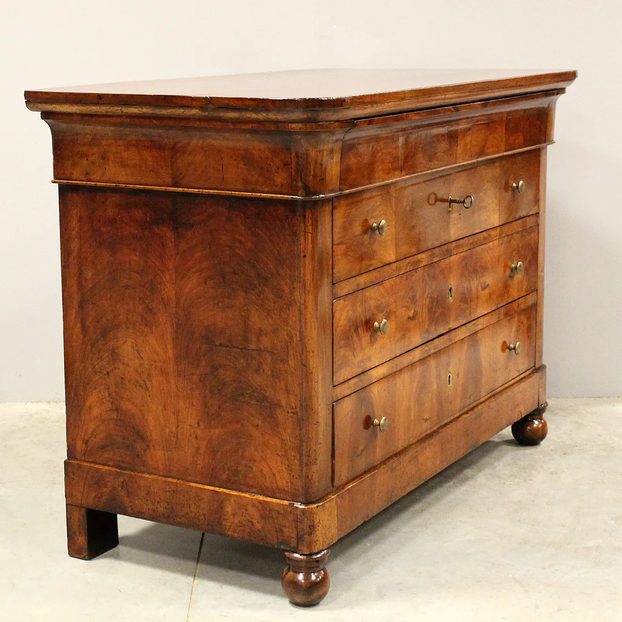 Louis Philippe chest of drawers Italian walnut,  19th century 4