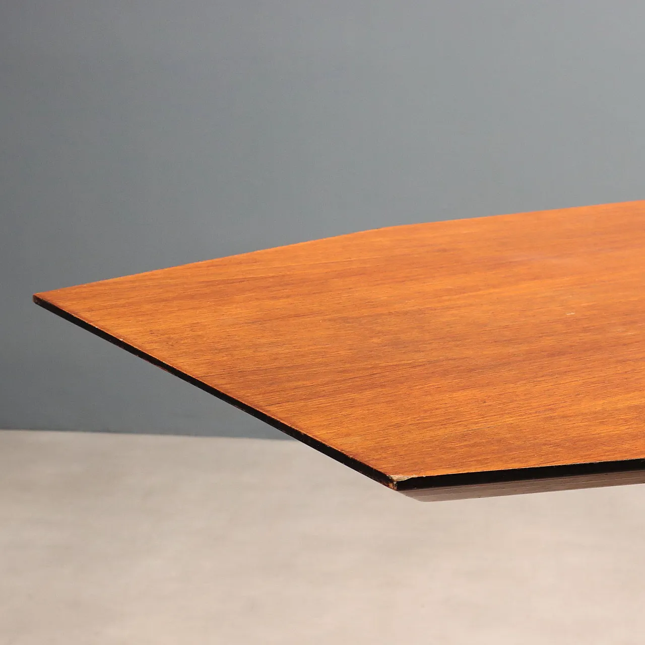 Tavolo in legno con base in metallo, anni '60 4