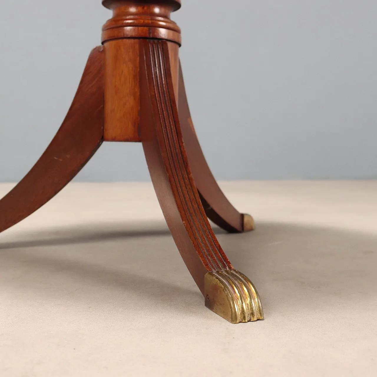 Tavolino in mogano, pelle, lamiera e ottone, '900 8