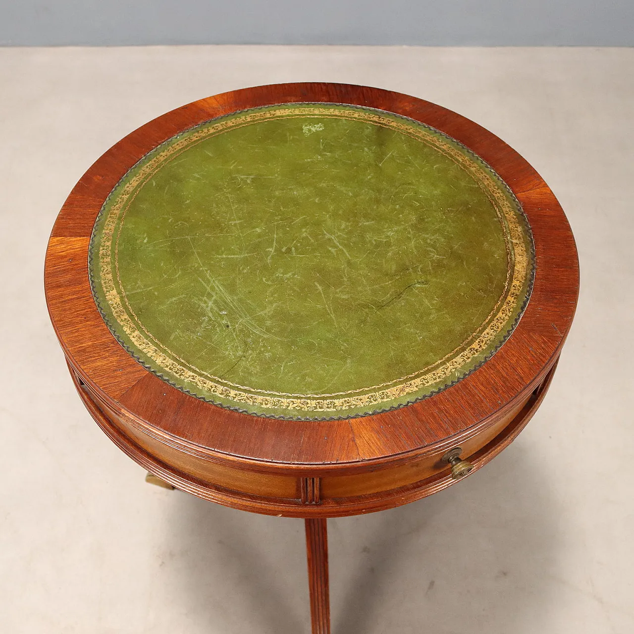 Tavolino in mogano, pelle, lamiera e ottone, '900 9