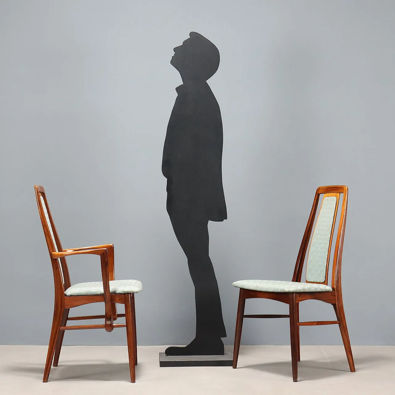 4 dining chairs in wood and fabric, 20th century 2