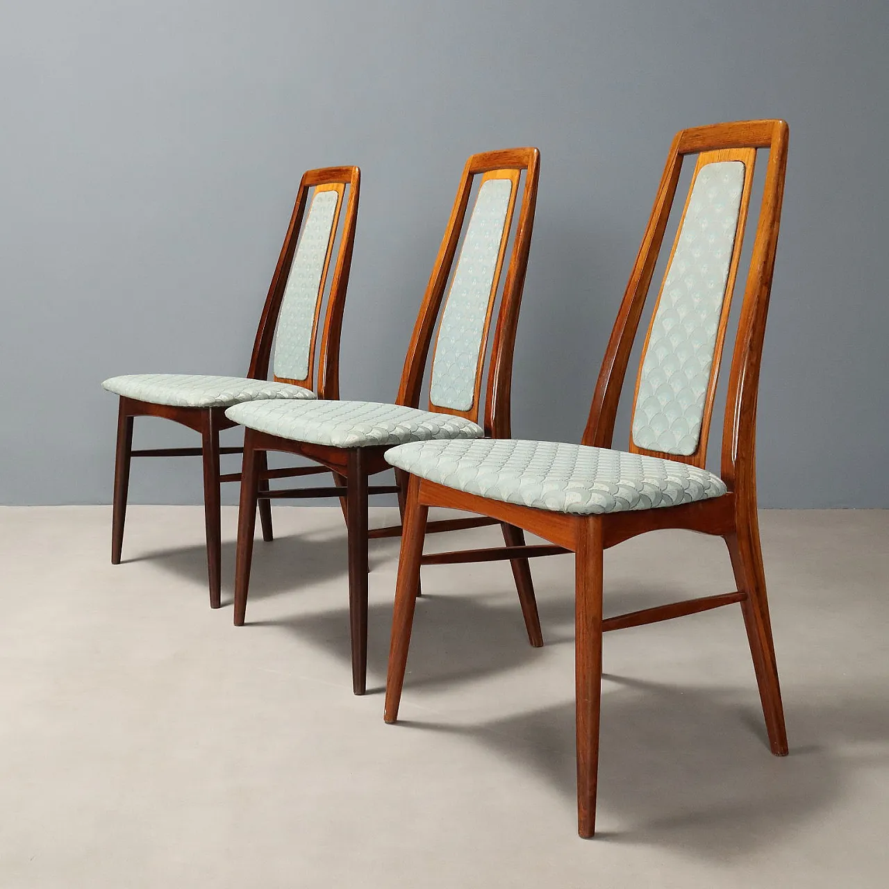 4 dining chairs in wood and fabric, 20th century 4