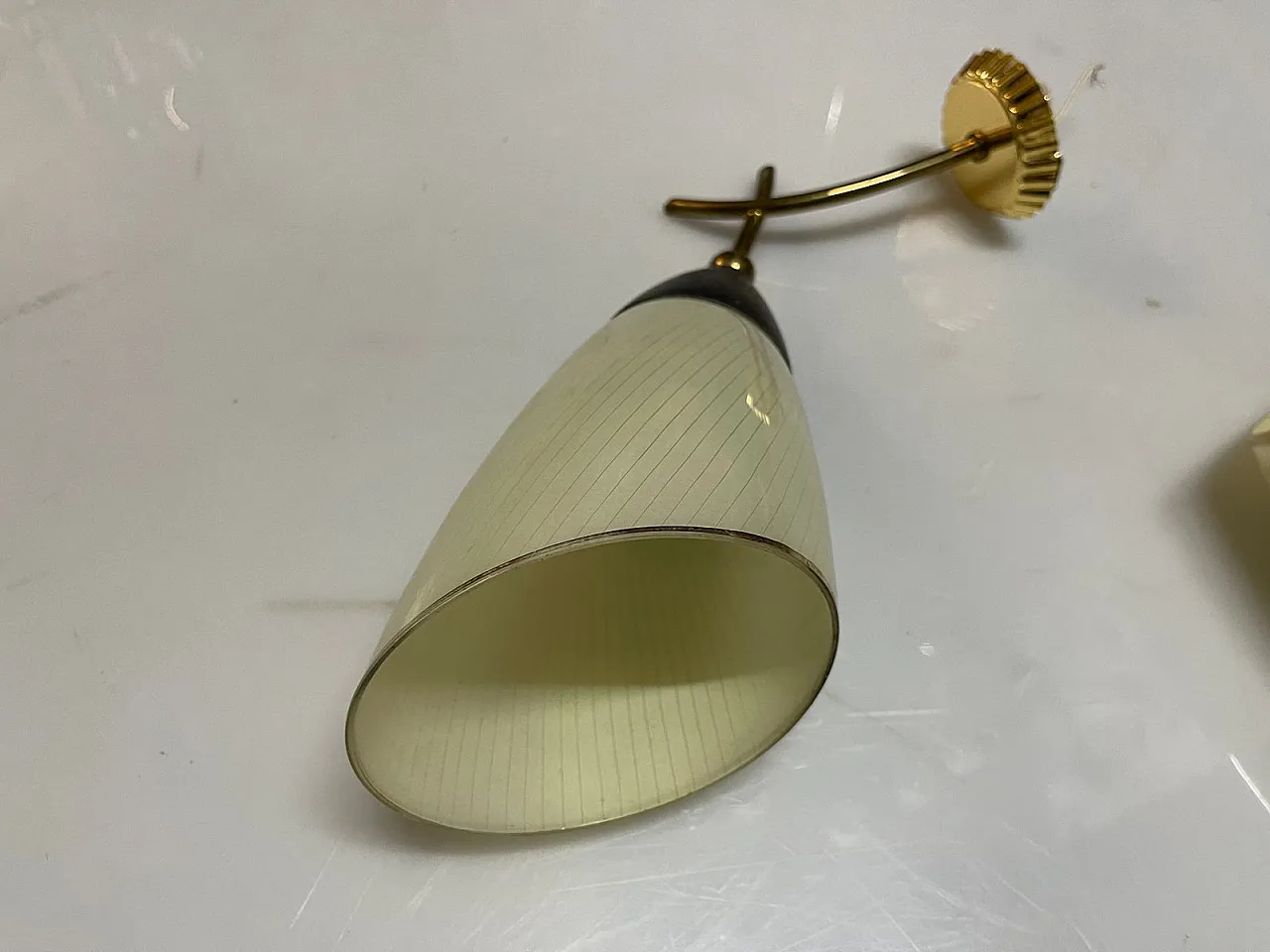 Pair of Stilnovo Style Italian Glass and Brass Wall Sconce, 1960s 10