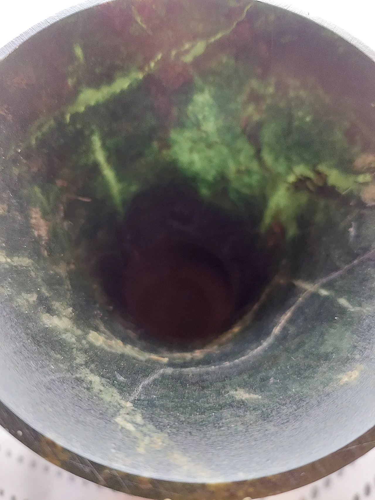 Spinach green nephrite jade vase,  17th century 12