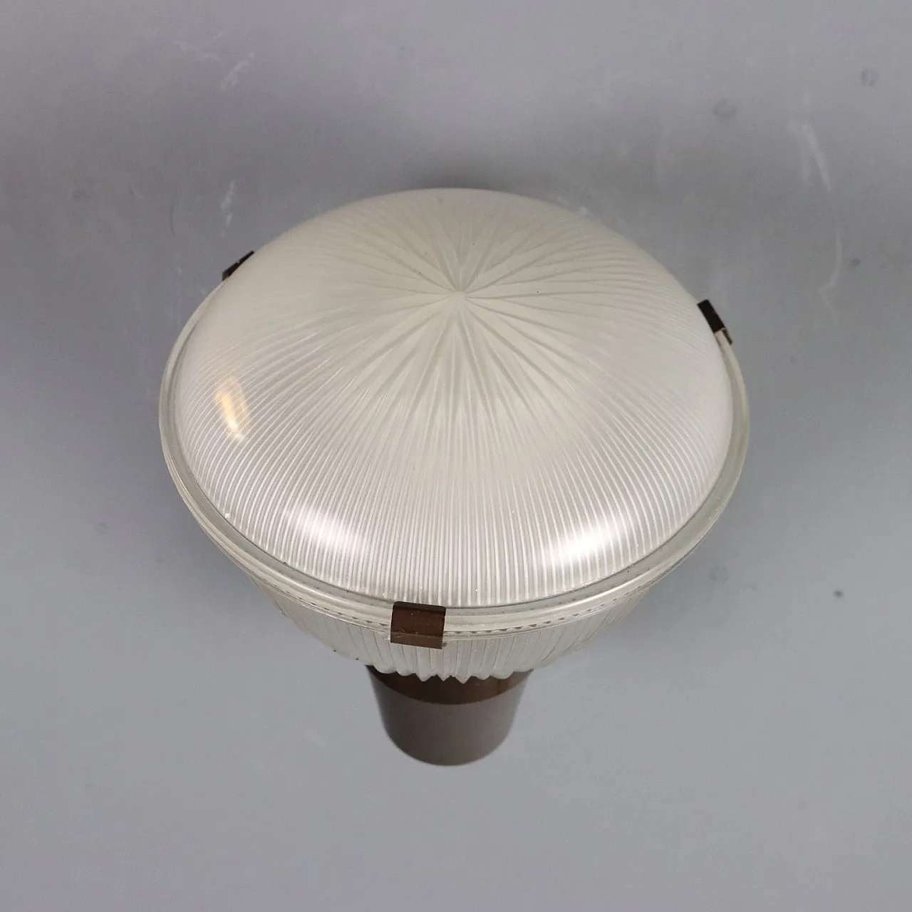 Coppia di appliques con montatura in ottone e diffusore in vetro, '900 6