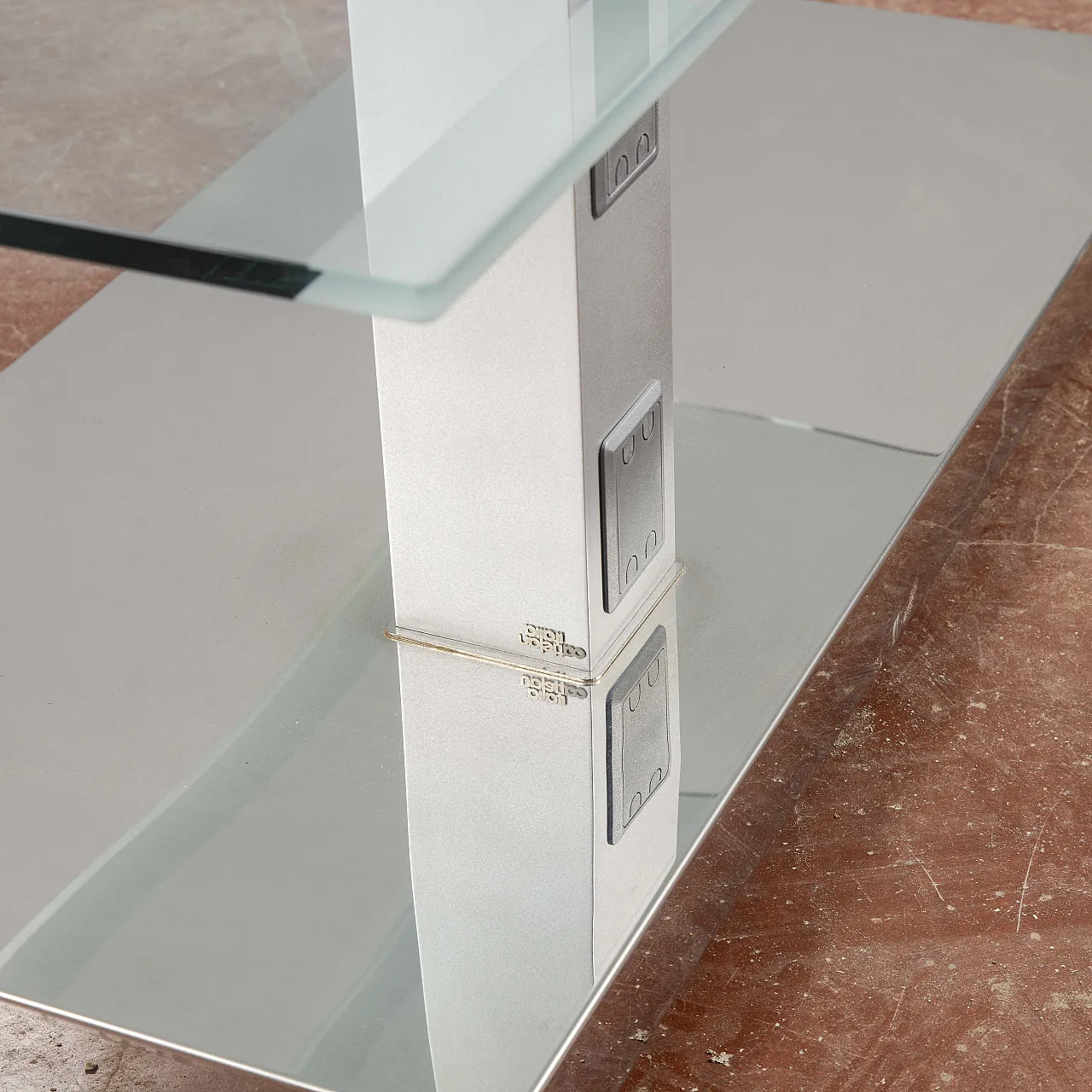 Play Model B TV Holder in Cattelan Crystal, 20th century 6