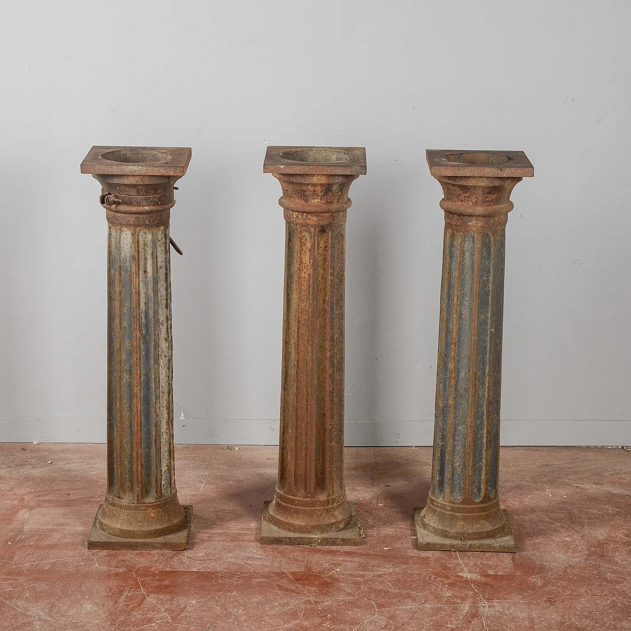 3 Cast iron columns, early 20th century 1