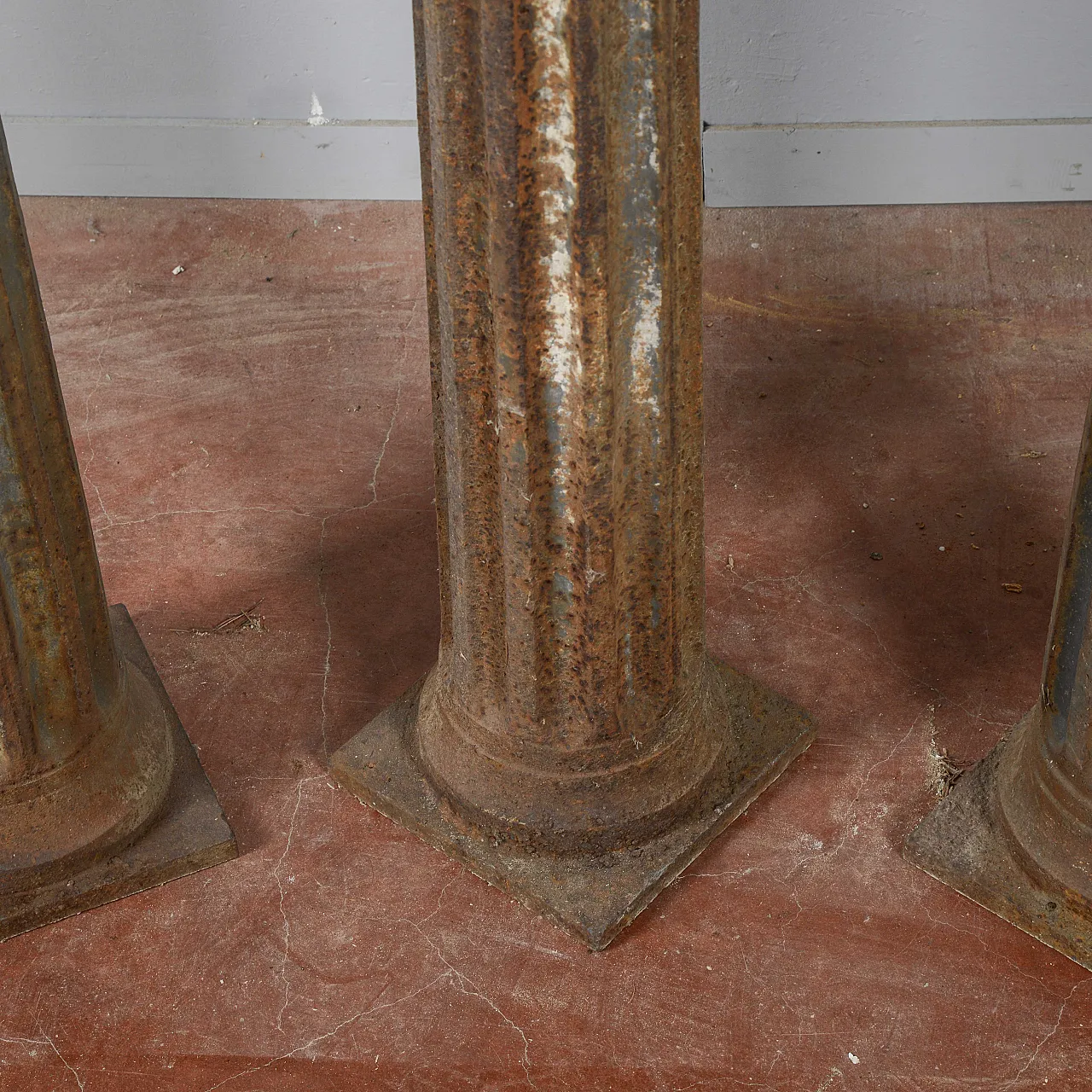 3 Cast iron columns, early 20th century 8