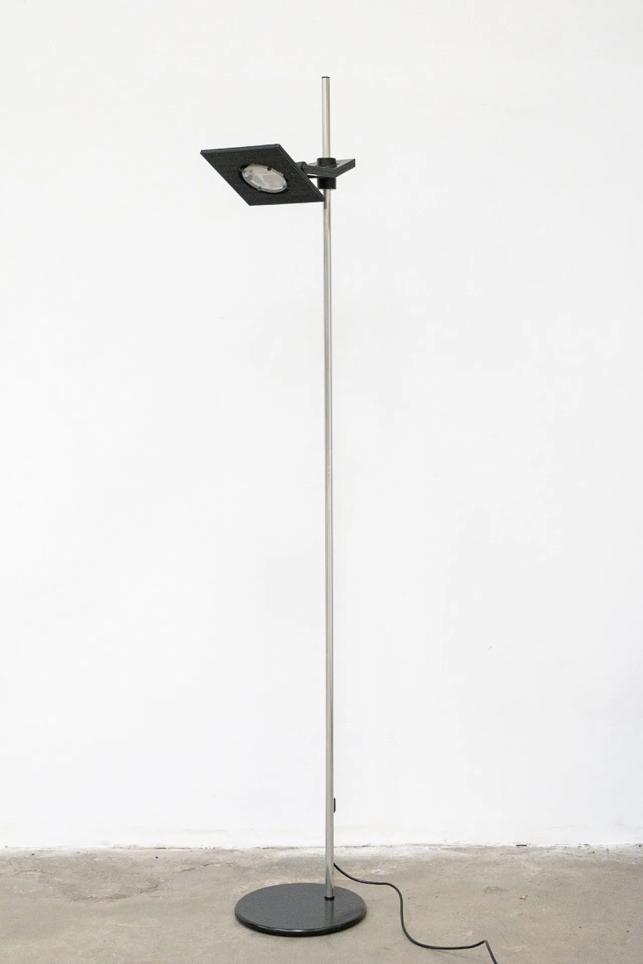 Flap, lampada da terra di Franco Mirenzi per Valenti, anni '80 2