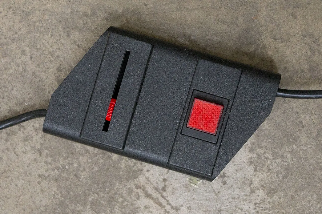 Flap, lampada da terra di Franco Mirenzi per Valenti, anni '80 10