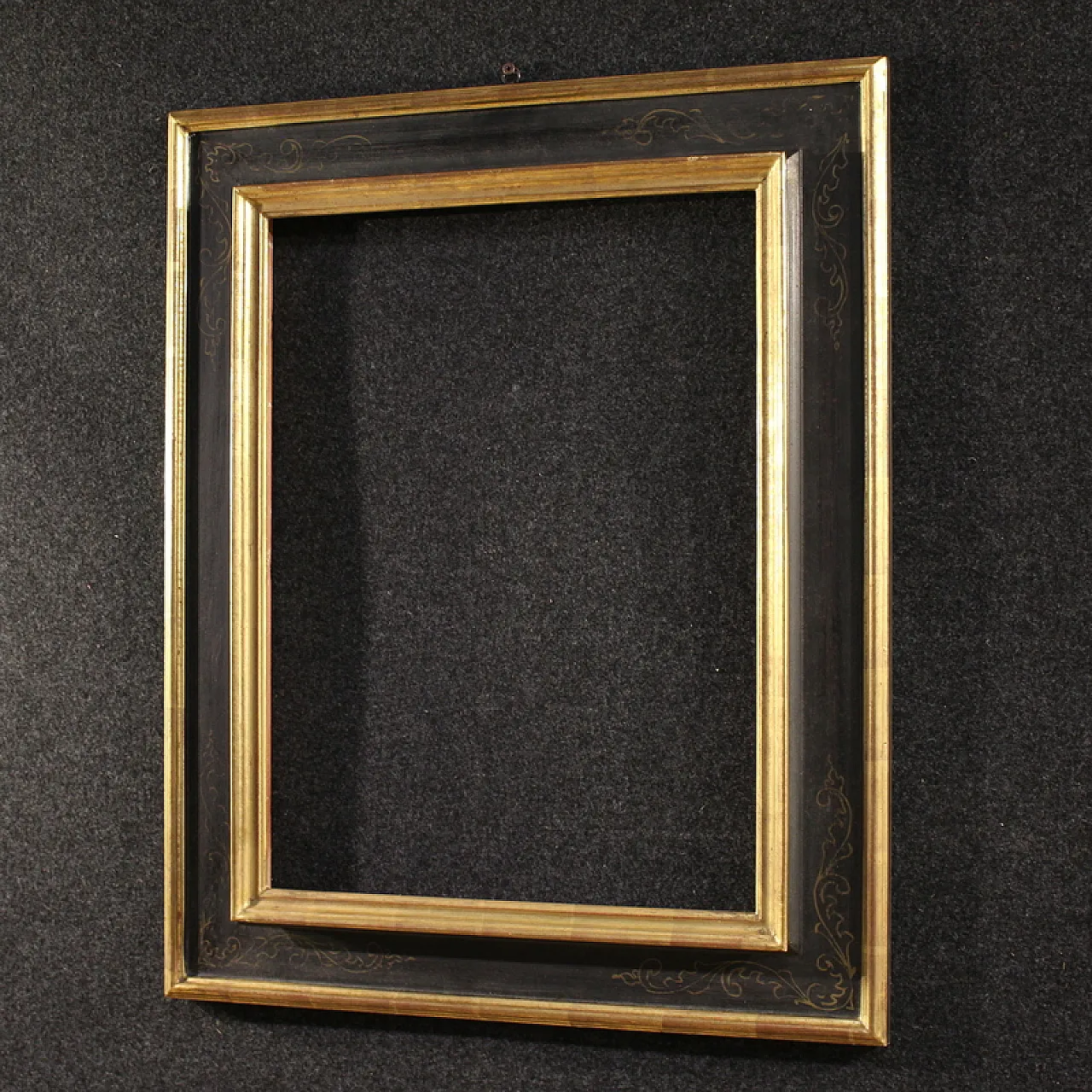 Tuscan lacquered, gilded and painted frame, 20th century 11