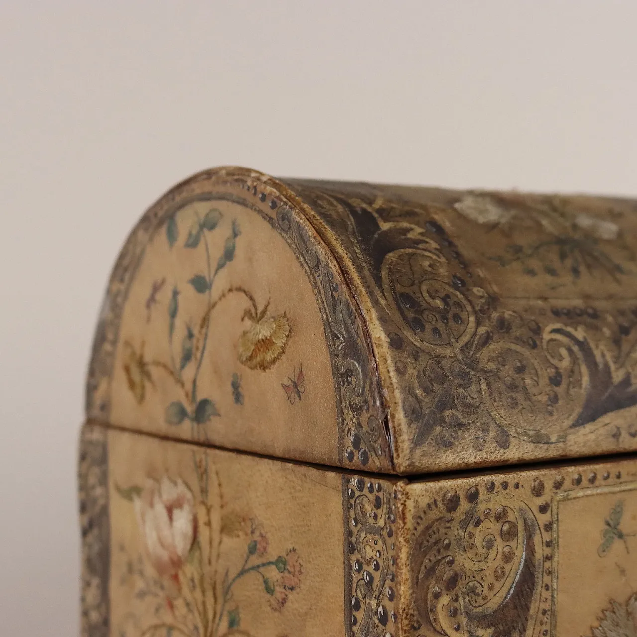 Wooden casket covered in parchment, 19th century 4