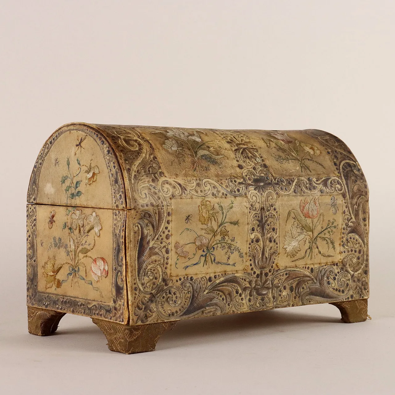 Wooden casket covered in parchment, 19th century 10