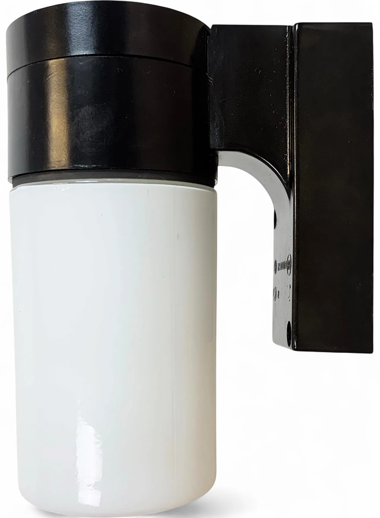 Lampada da parete industriale in bachelite marrone con vetro lattimo, anni '60 17