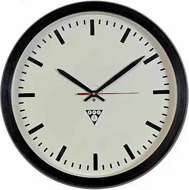Orologio da parete industriale in bachelite di Pragotron, anni '70